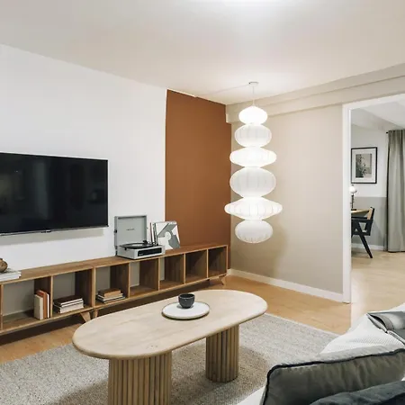 Acatenango - 2 Bedrooms In El Born Apartment *